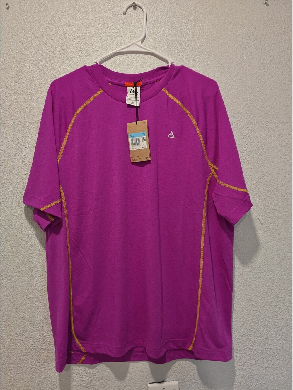 Nike ACG Men's Purple Baselayr Short Sleeve Shirt Medium
